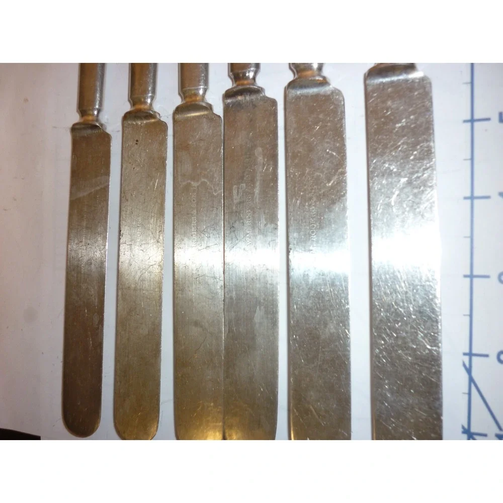 6 Piece Rogers Bros Warranted 12 DWT‎ Knives Set Scroll pattern